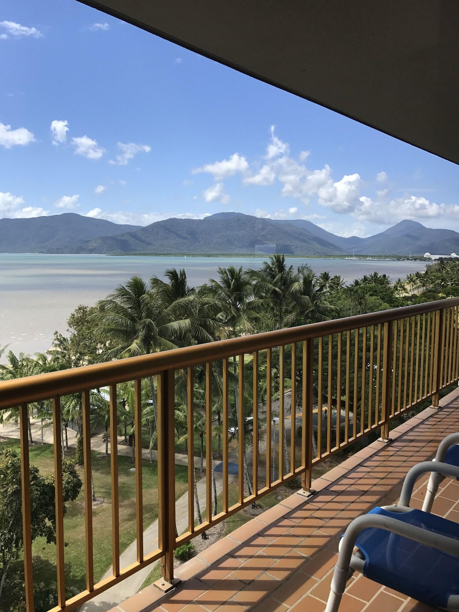 Coral Towers Holiday Suites Cairns Exterior foto
